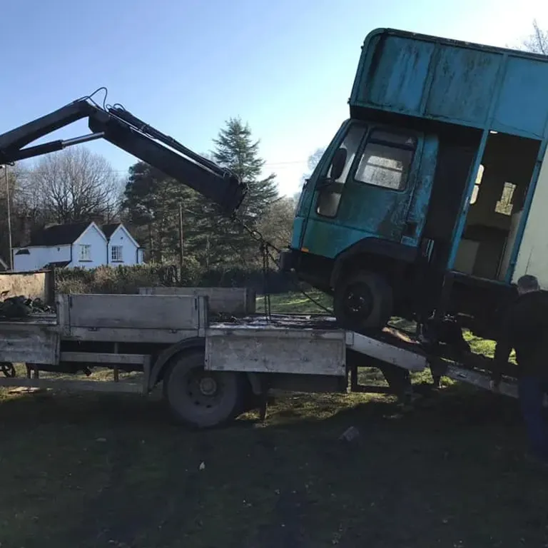 picking up horse carrier